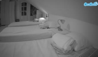 voyeurcam-julmodels-bed-3