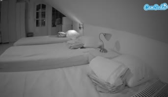 voyeurcam-julmodels-bed-3