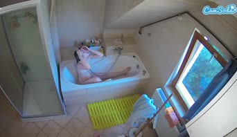 voyeurcam-julmodels-bath-2nd-1