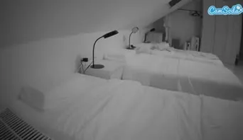 voyeurcam-julmodels-bed-4