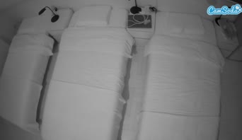 voyeurcam-julmodels-bed-5