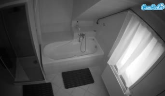 voyeurcam-julmodels-bath-2nd-1