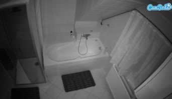 voyeurcam-julmodels-bath-2nd-1