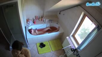 voyeurcam-julmodels-bath-2nd-1